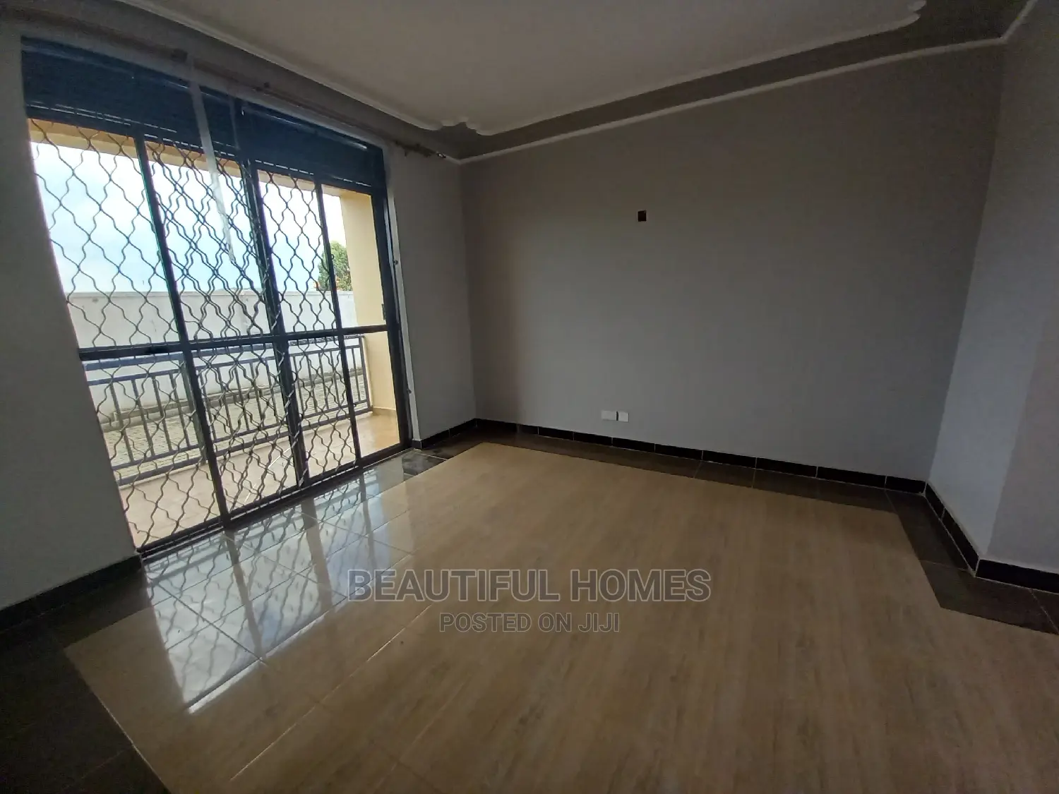 Furnished 2bdrm Apartment in Kira for Sale