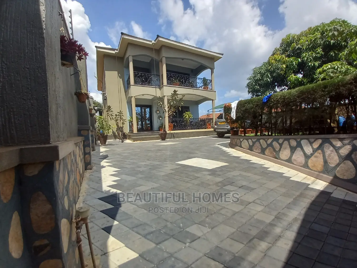 Furnished 5bdrm Mansion in Kisaasi, Nakawa for Sale