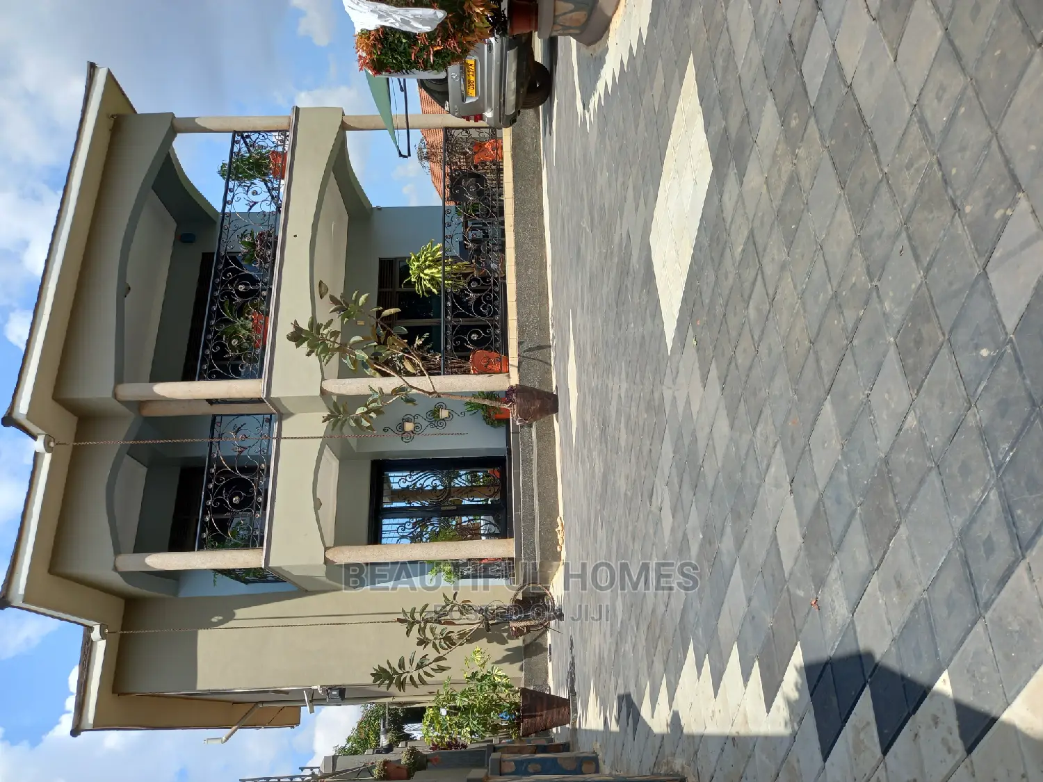Furnished 5bdrm Mansion in Kisaasi, Nakawa for Sale