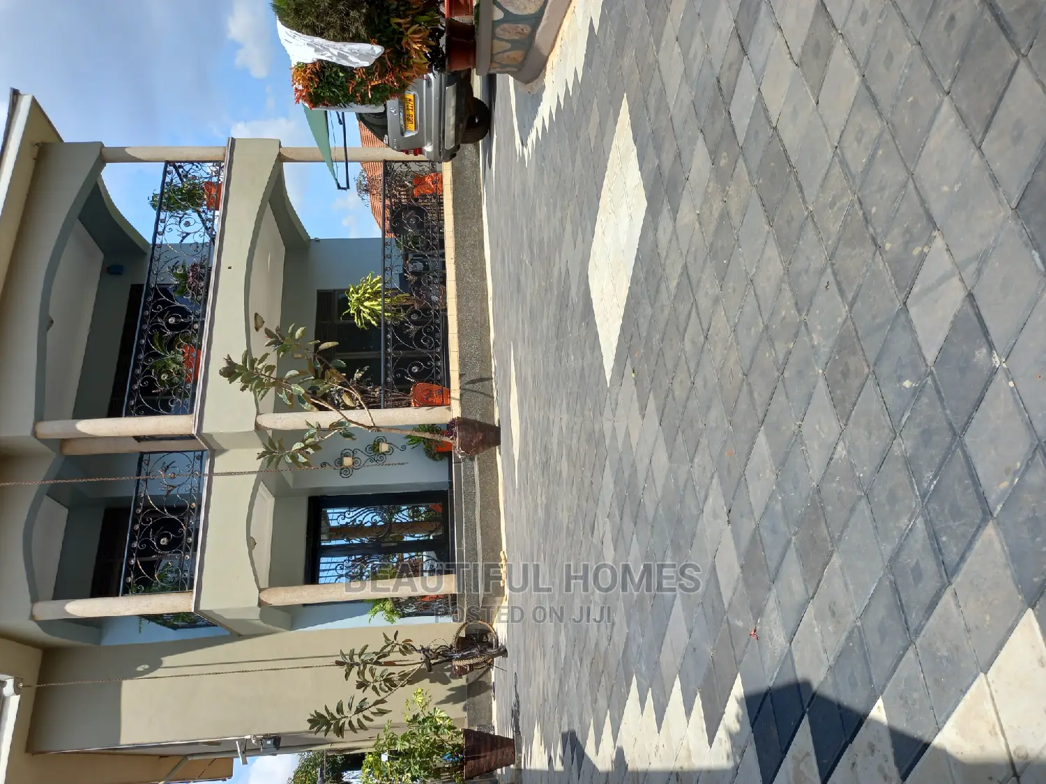 Furnished 5bdrm Mansion in Kisaasi, Nakawa for Sale