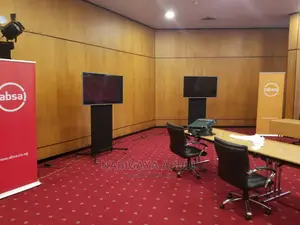 Screens and Projectors for Hire From Pressmedia City