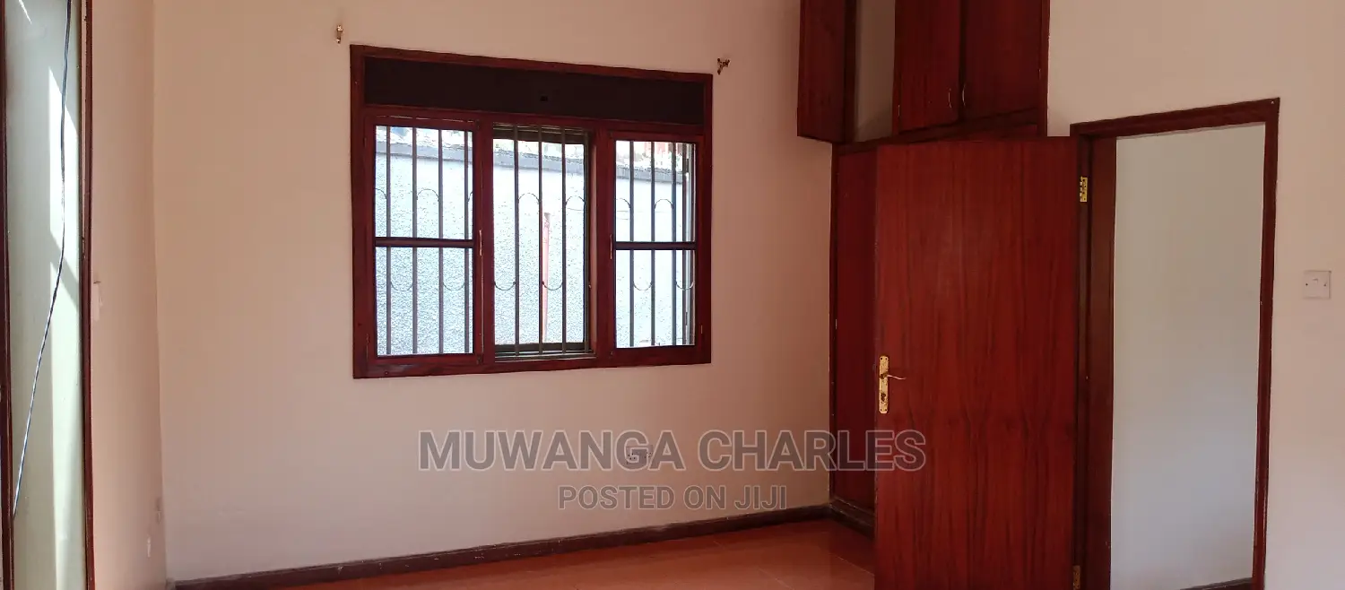 5bdrm Duplex in Fs Properties Ltd, Central Division for Rent