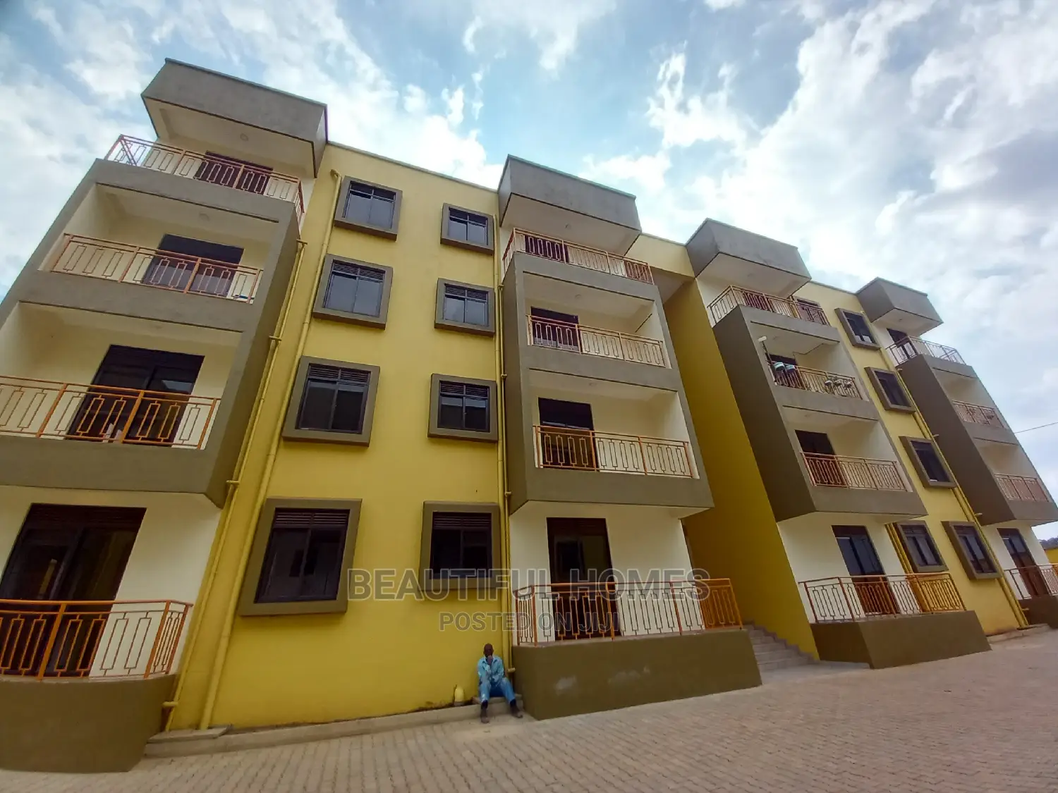 Furnished 3bdrm Condo in Kisaasi, Central Division for Sale