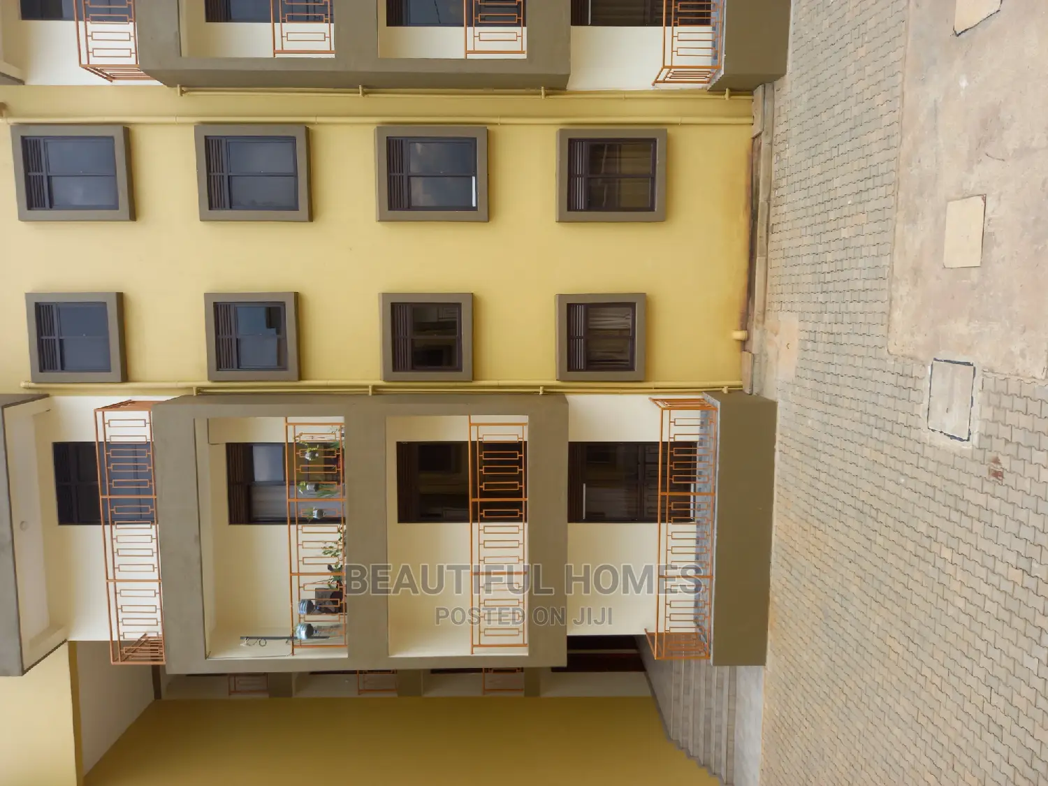Furnished 3bdrm Condo in Kisaasi Tarmacked, Central Division for Sale