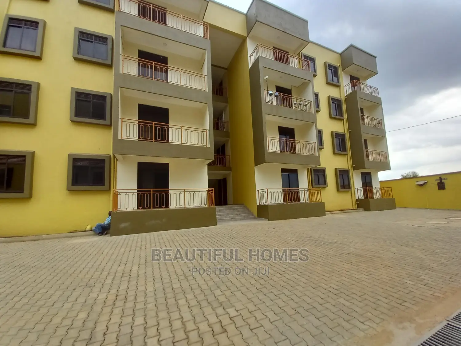 Furnished 3bdrm Condo in Kisaasi Tarmacked, Central Division for Sale