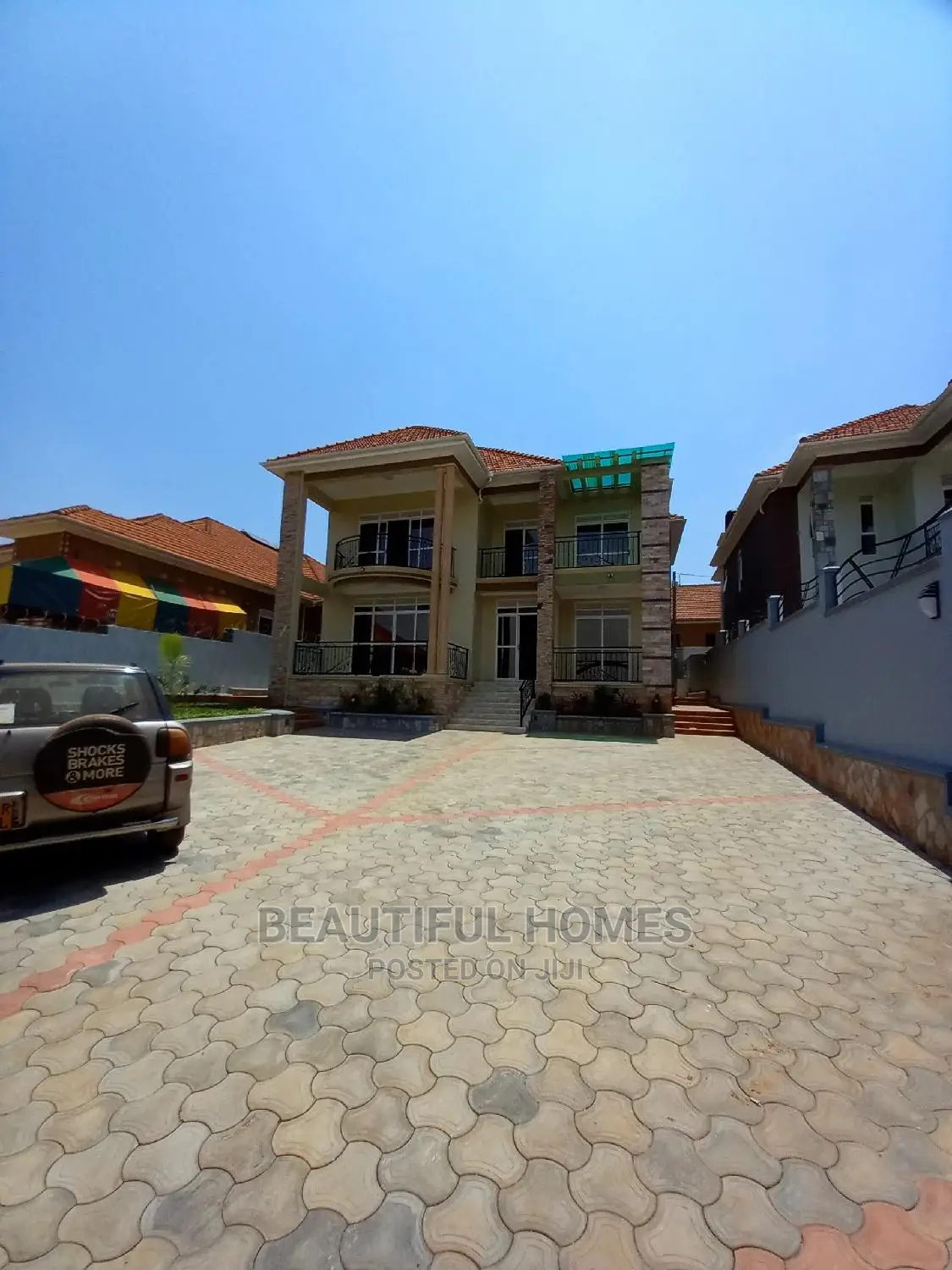 Furnished 6bdrm Mansion in Kira Tarmacked, Central Division for Sale