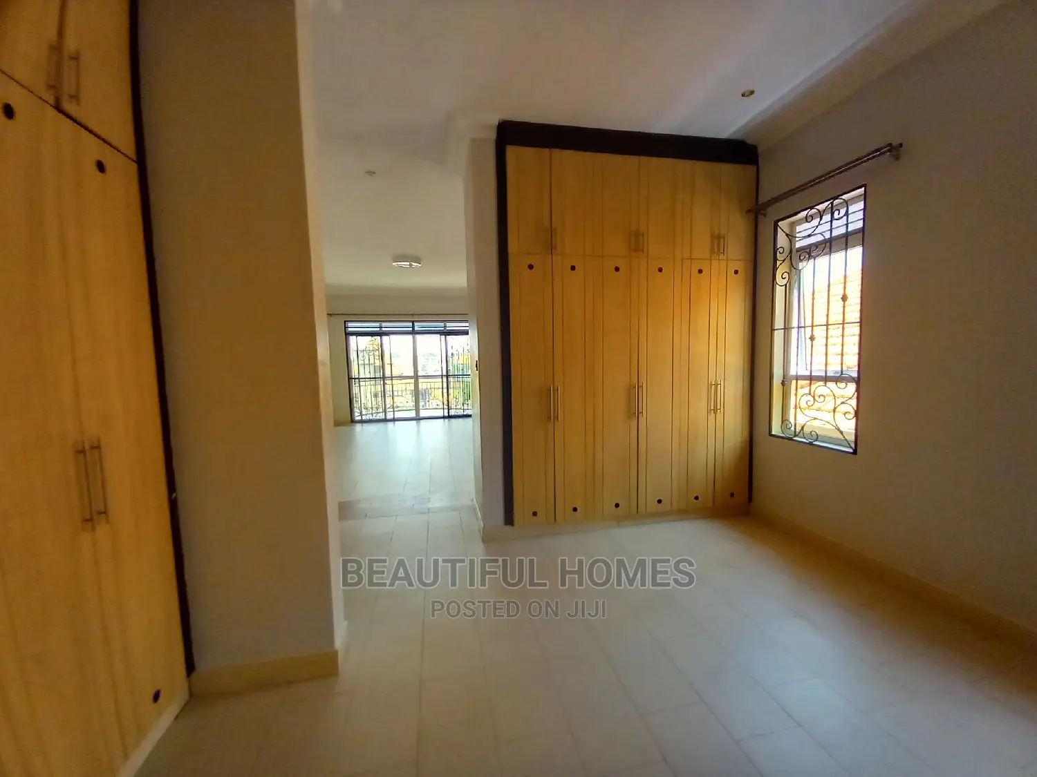 Furnished 6bdrm Mansion in Minister'S Village, Kira for Sale