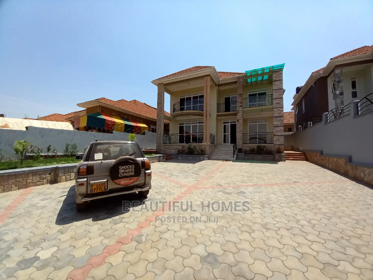 Furnished 6bdrm House in Kira Tarmacked for Sale