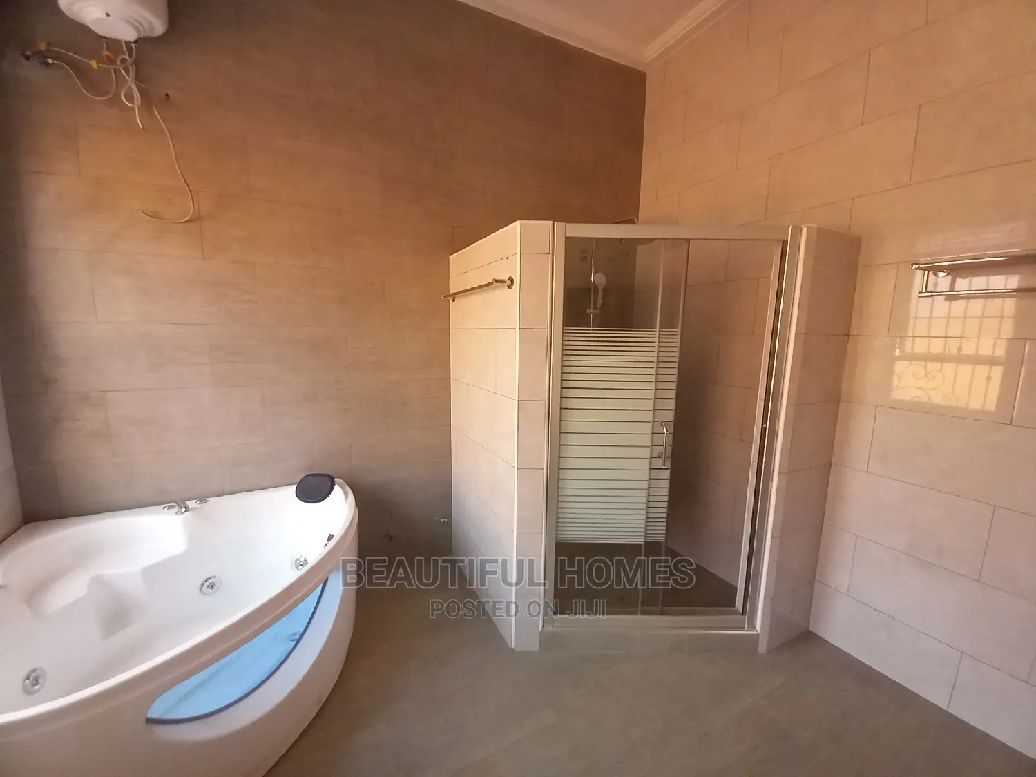 Furnished 6bdrm Mansion in Diplomat Zone, Kira for Sale