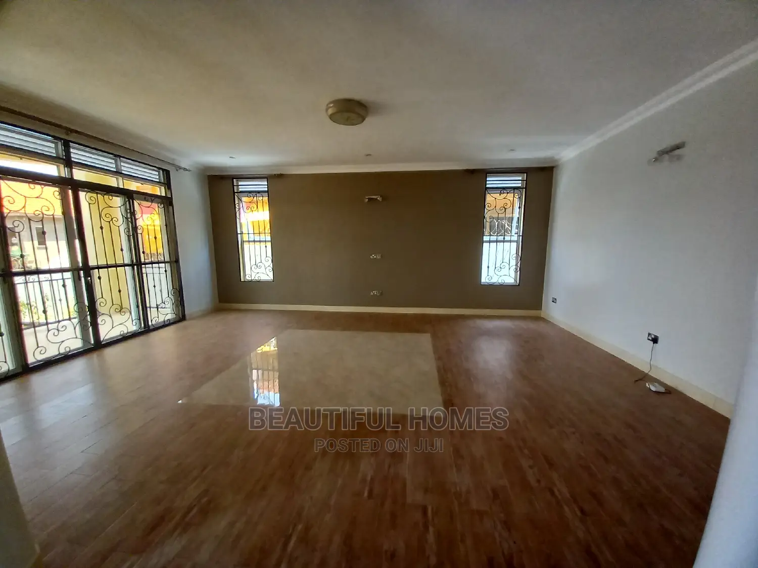 Furnished 6bdrm Mansion in Kira for Sale