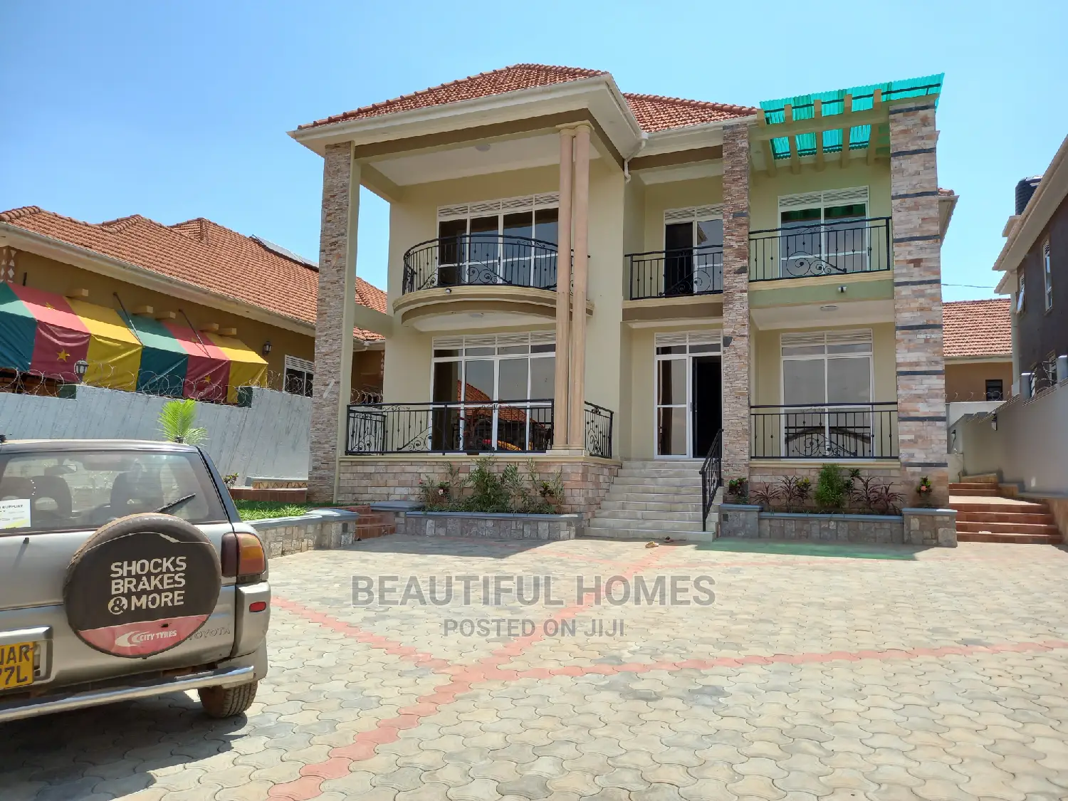 Furnished 6bdrm Mansion in Kira First Class for Sale