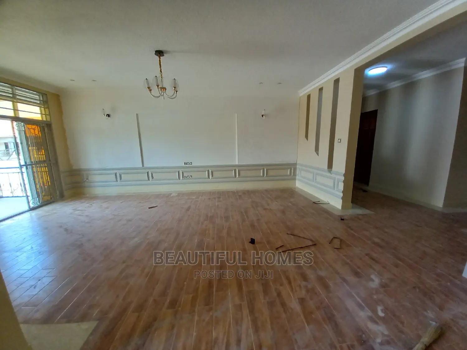Furnished 6bdrm House in Kira Tarmacked for Sale