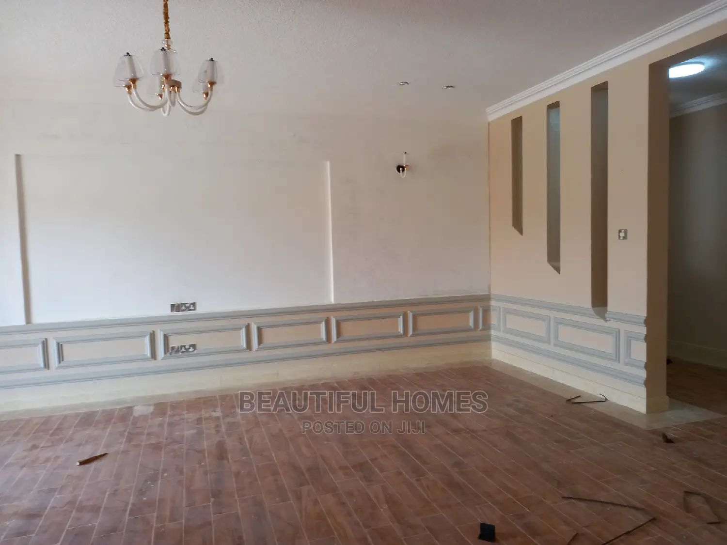 Furnished 6bdrm House in Kira Tarmacked for Sale