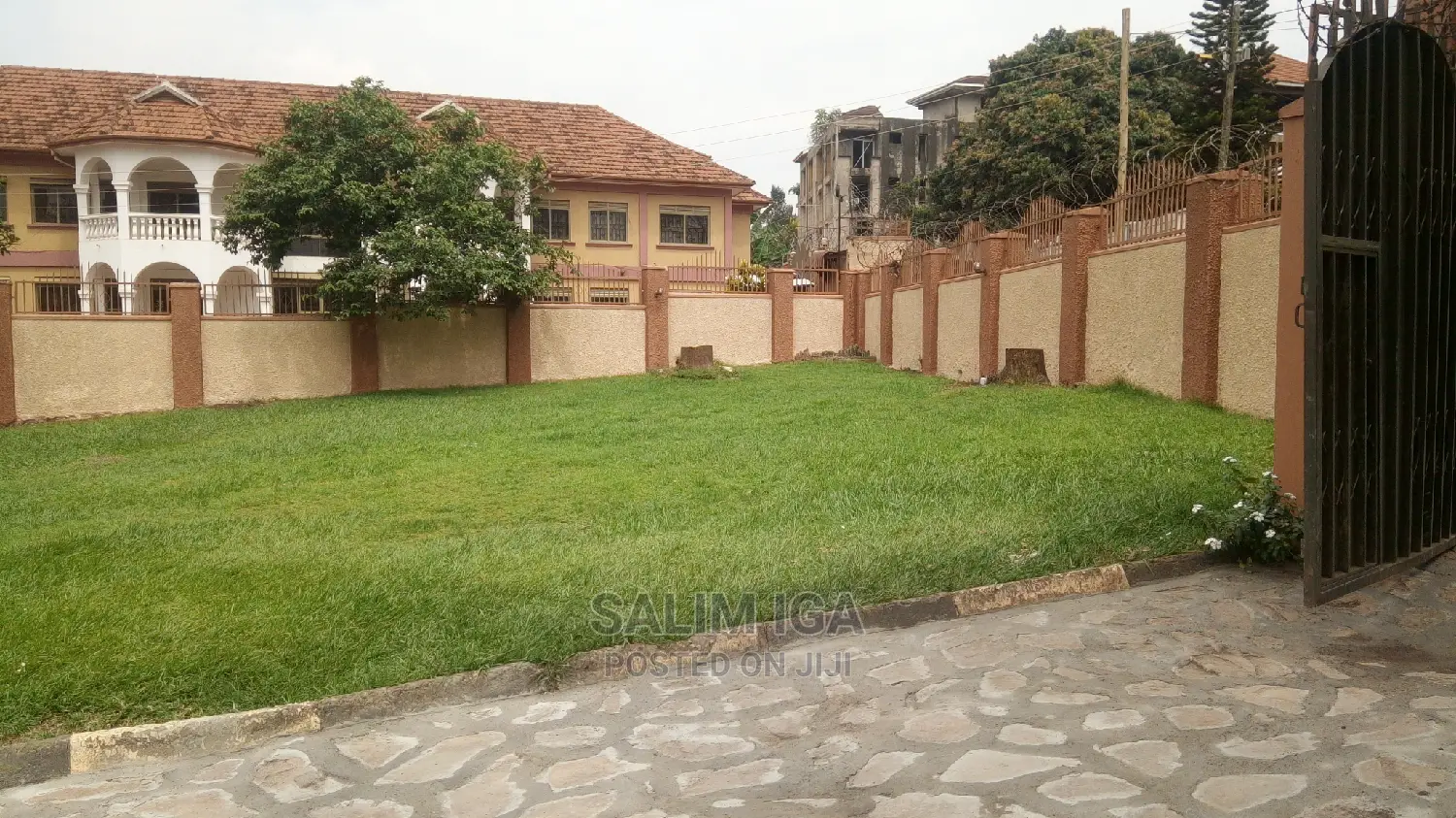 5bdrm Duplex in Kololo Property, Central Division for Rent