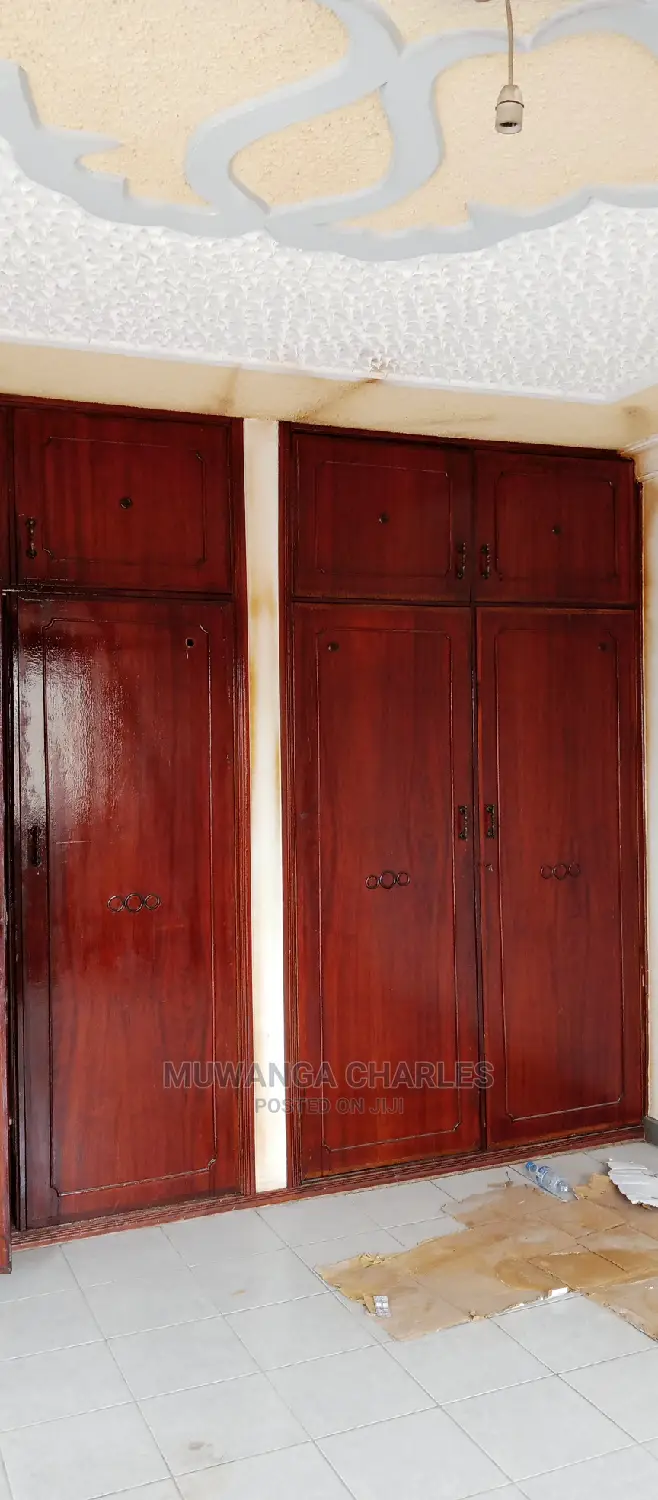 5bdrm Duplex in Fs Properties Ltd, Central Division for Rent