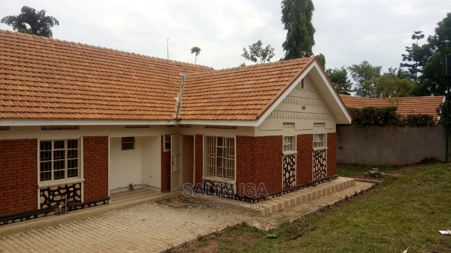 4bdrm Bungalow in Kololo Property, Central Division for Rent