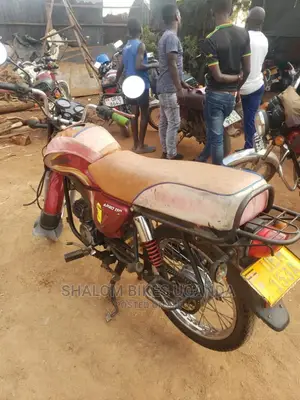 Mahindra Mojo 2019 Red