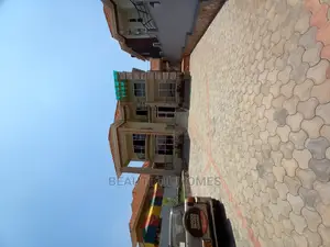Furnished 6bdrm Mansion in Kira Tarmack for Sale