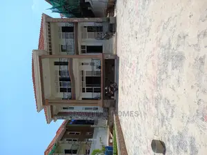 Furnished 6bdrm Mansion in Kira Tarmack for Sale