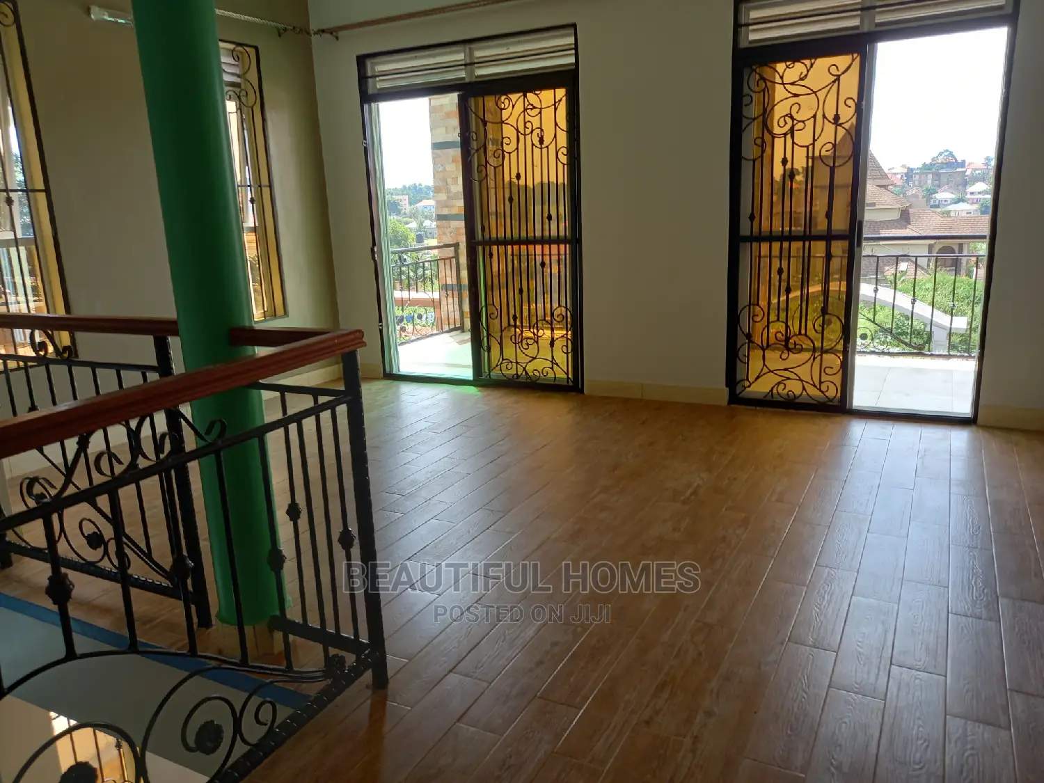 Furnished 4bdrm Duplex in Kira for Sale