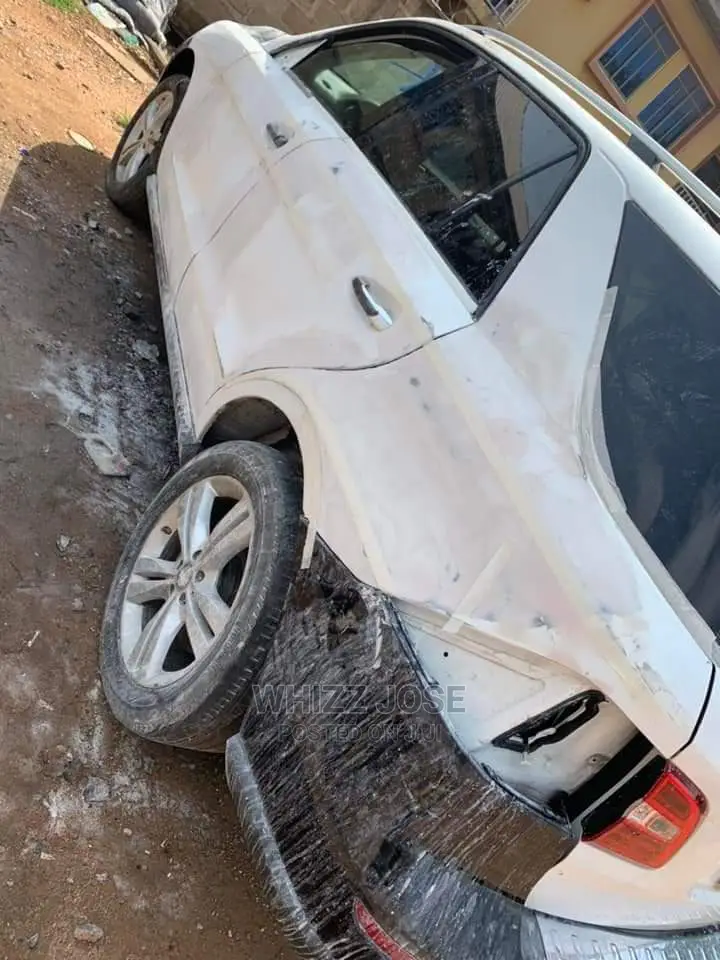 Car Spray Paint and Body Strangethen