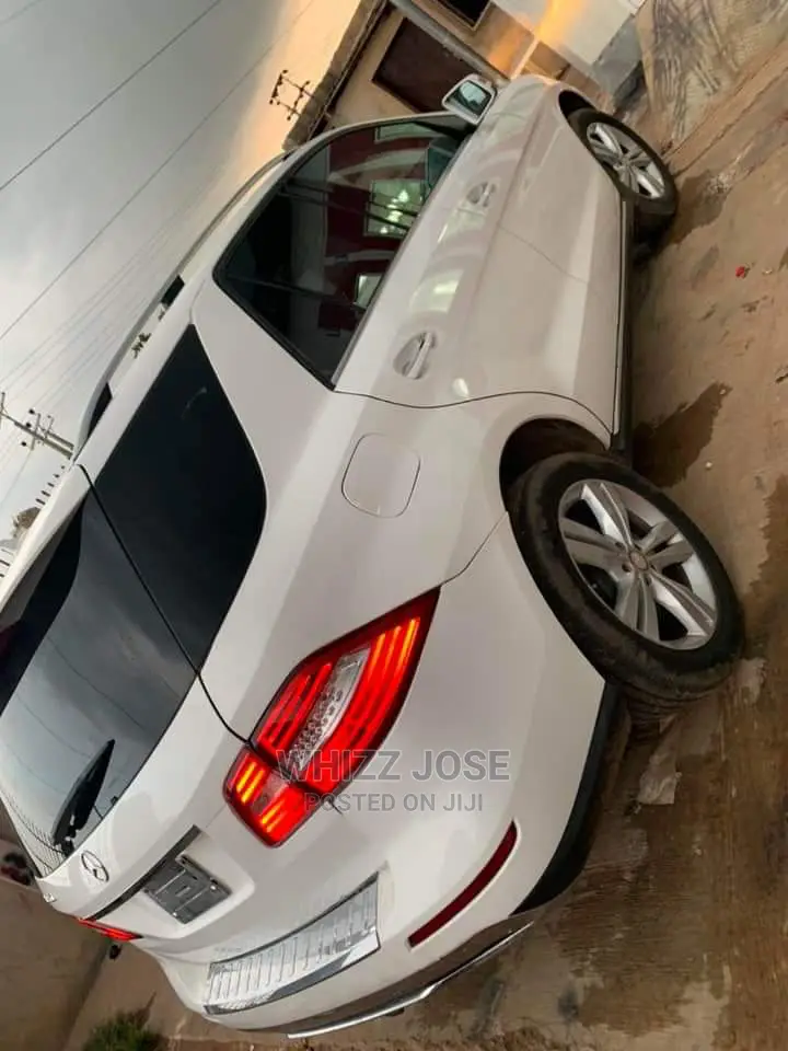 Car Spray Paint and Body Strangethen