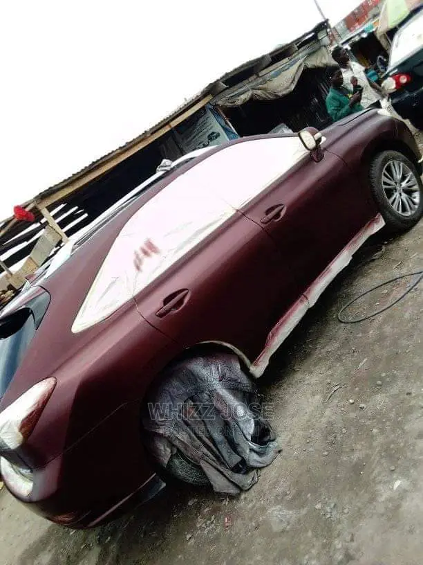 Car Spray Paint and Body Strangethen