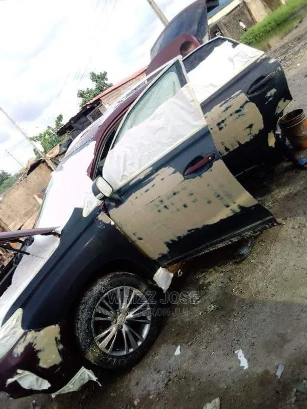 Car Spray Paint and Body Strangethen