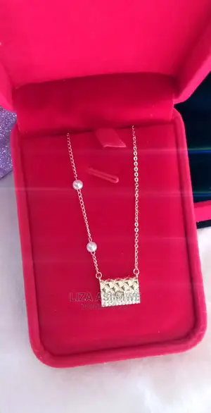 Quality and Unique Simple Necklaces Available for the Ladies