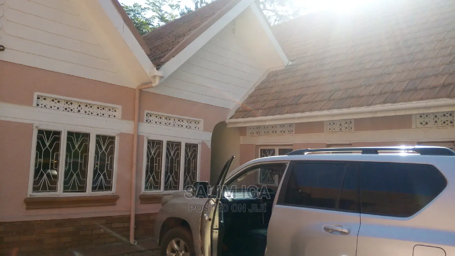 6bdrm Bungalow in Kololo Property, Central Division for Rent