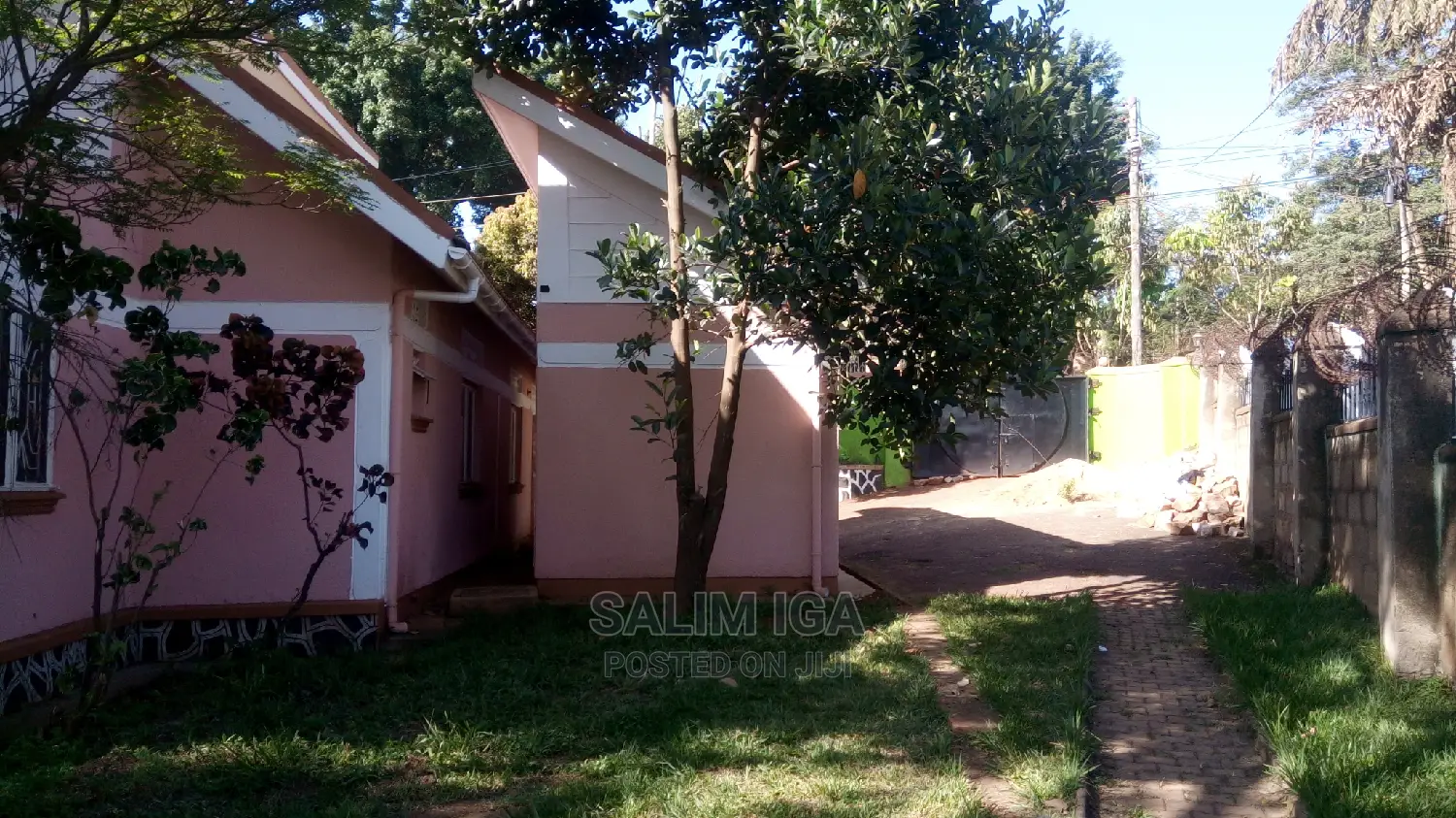 6bdrm Bungalow in Kololo Property, Central Division for Rent