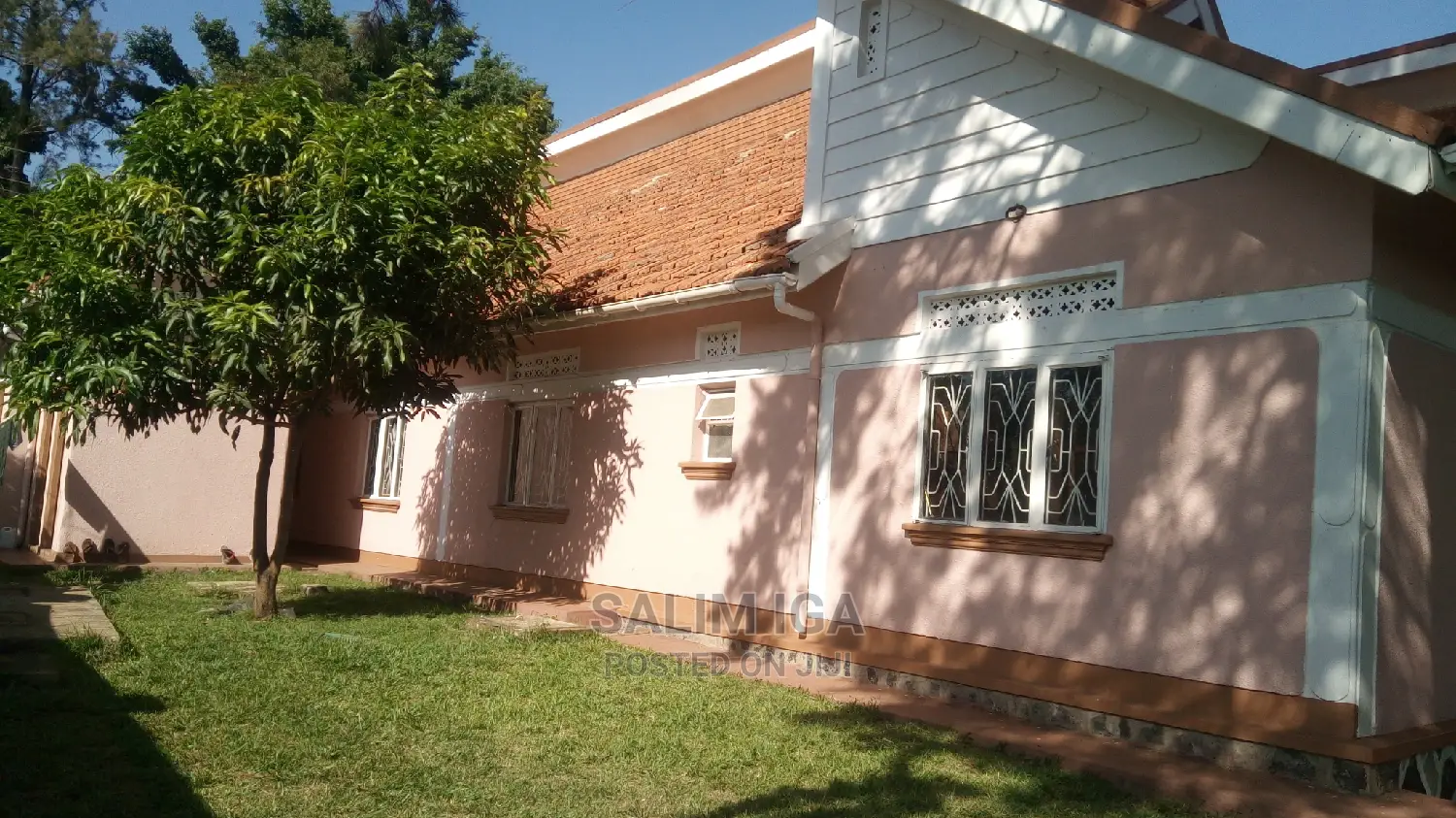 6bdrm Bungalow in Kololo Property, Central Division for Rent