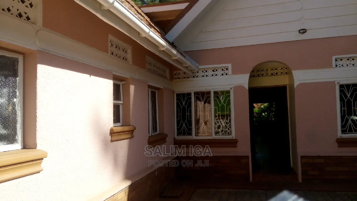 6bdrm Bungalow in Kololo Property, Central Division for Rent