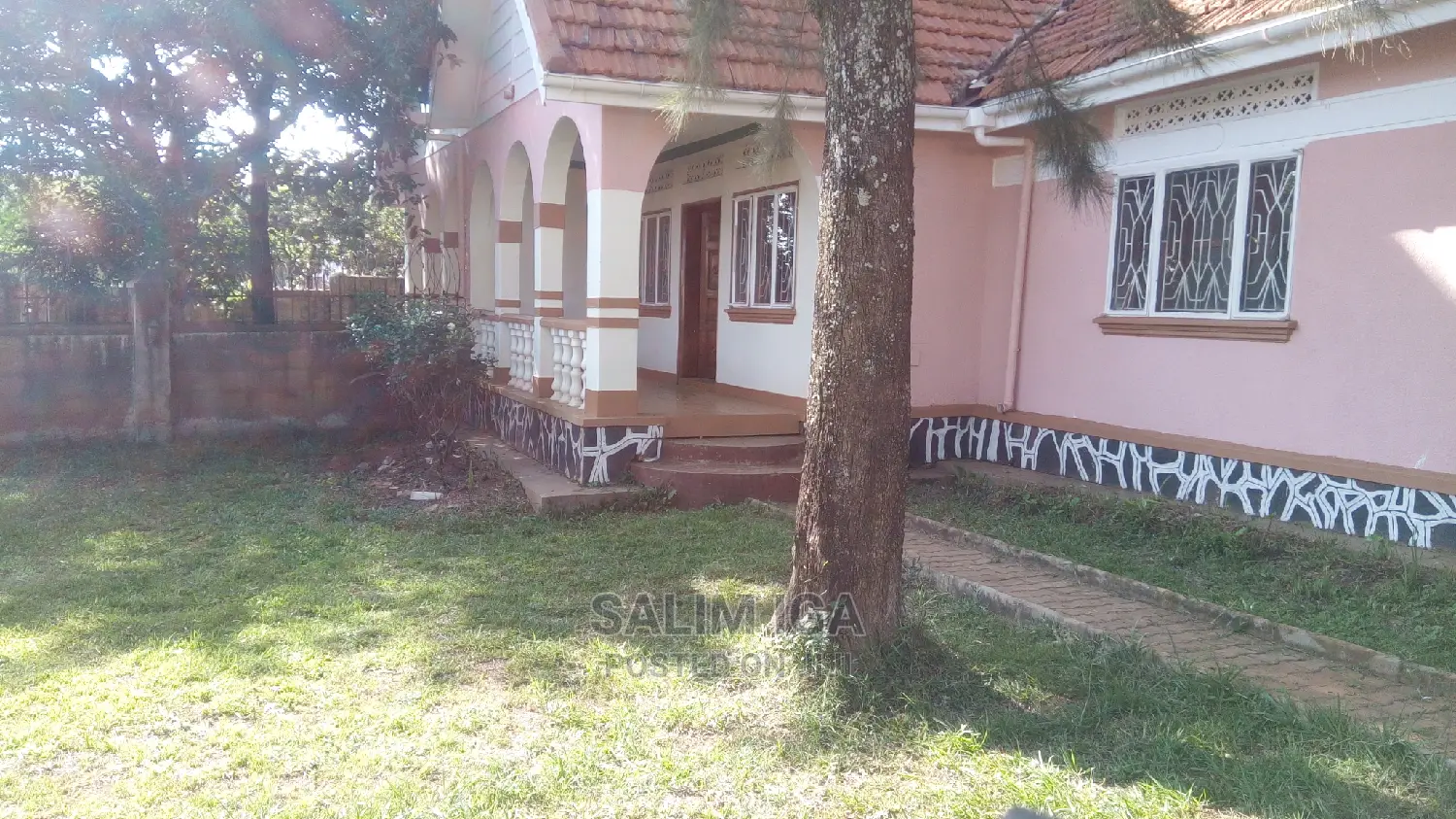 6bdrm Bungalow in Kololo Property, Central Division for Rent