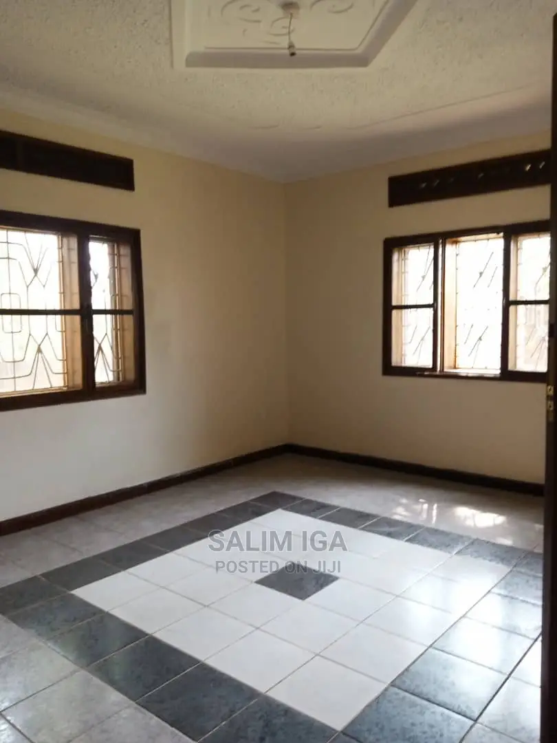 6bdrm Bungalow in Kololo Property, Central Division for Rent