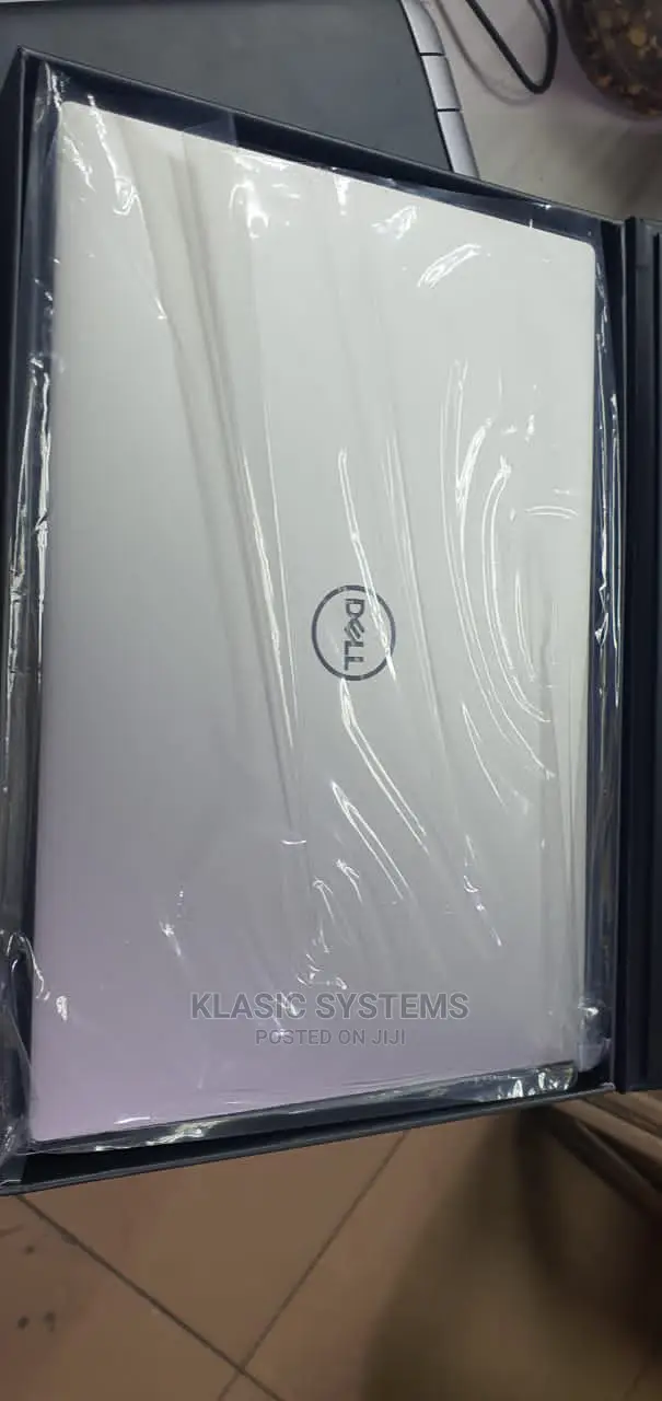 New Laptop Dell 16GB Intel Core I7 1T