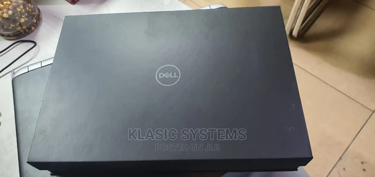 New Laptop Dell 16GB Intel Core I7 1T