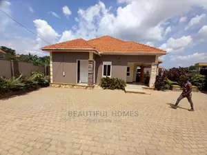 Furnished 4bdrm House in Kira Tarmacked for Sale