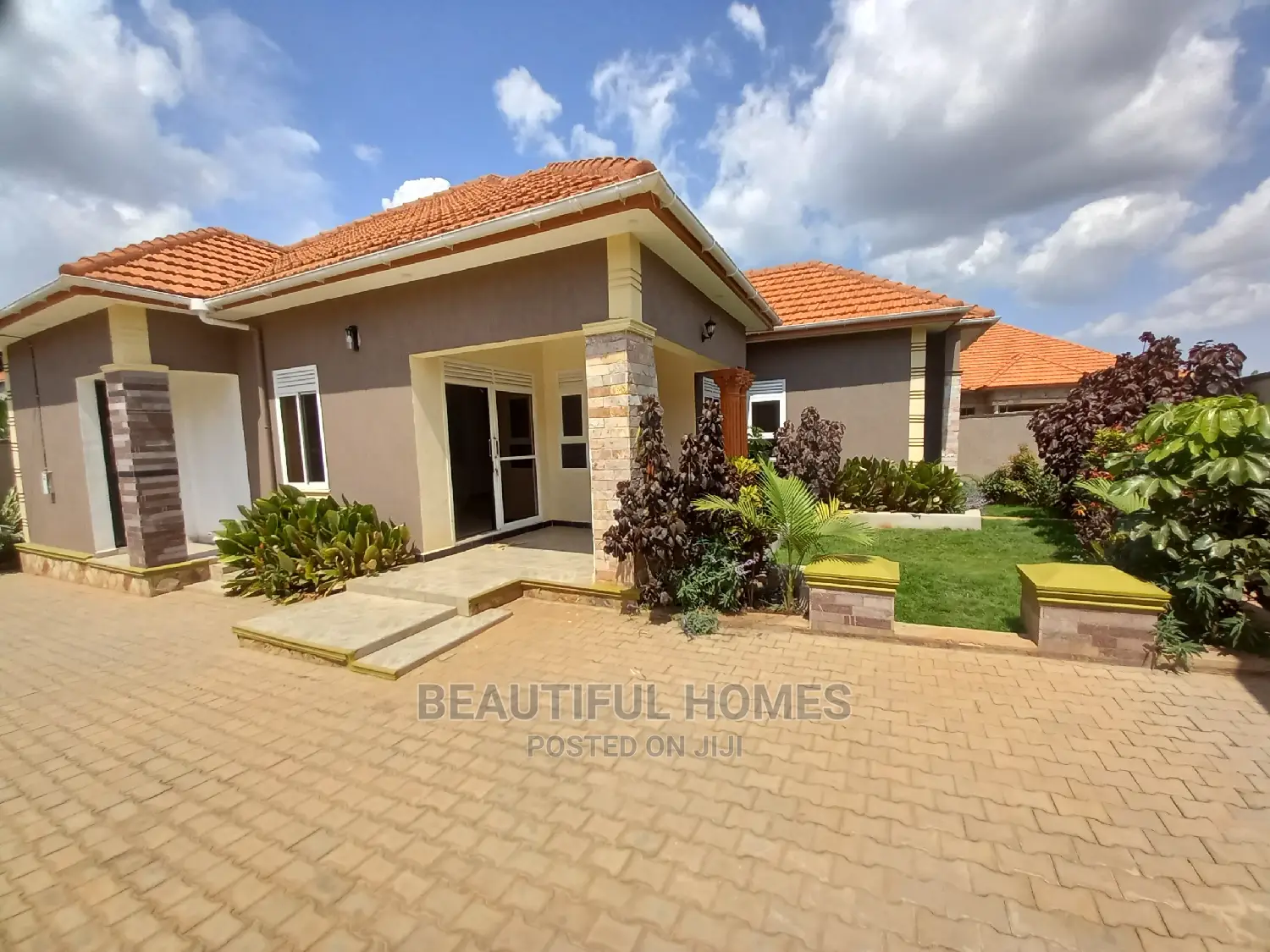 Furnished 4bdrm Bungalow in Ministers Village, Kira for Sale