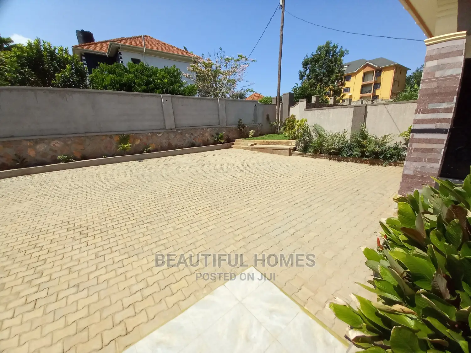 Furnished 4bdrm House in Kira Corporate for Sale