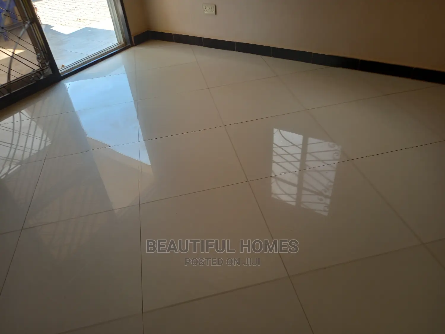 Furnished 4bdrm House in Kira Corporate for Sale