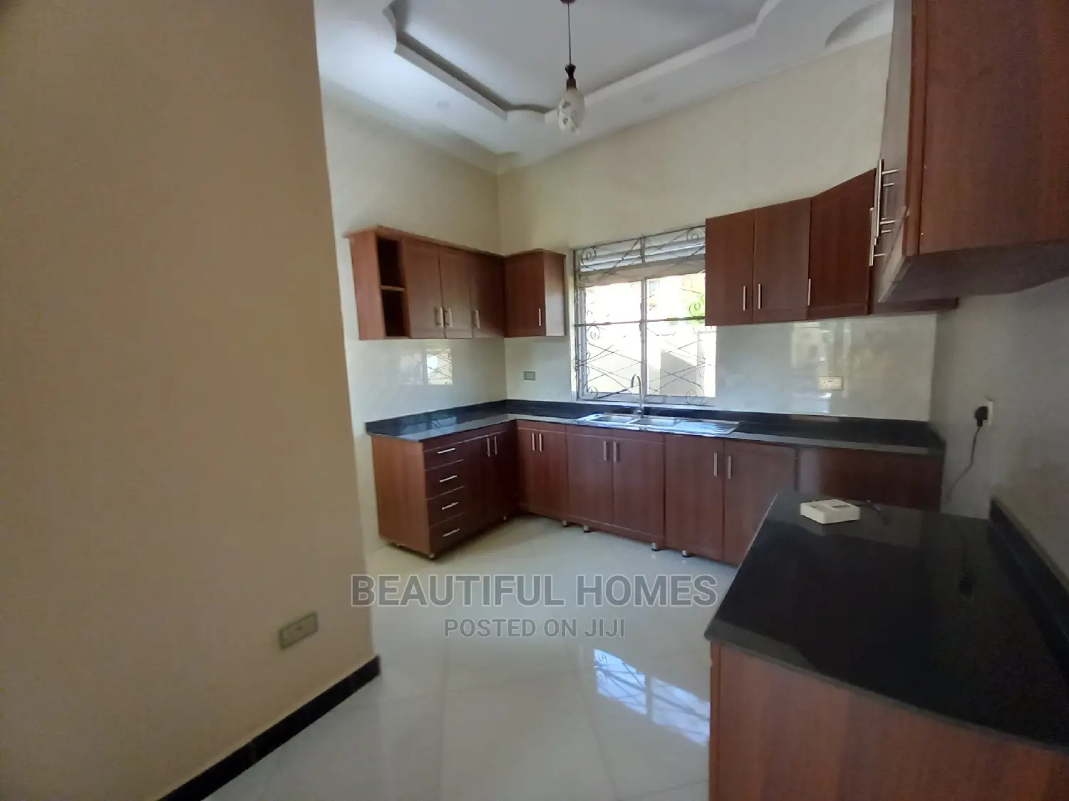 Furnished 4bdrm House in Kira Corporate for Sale