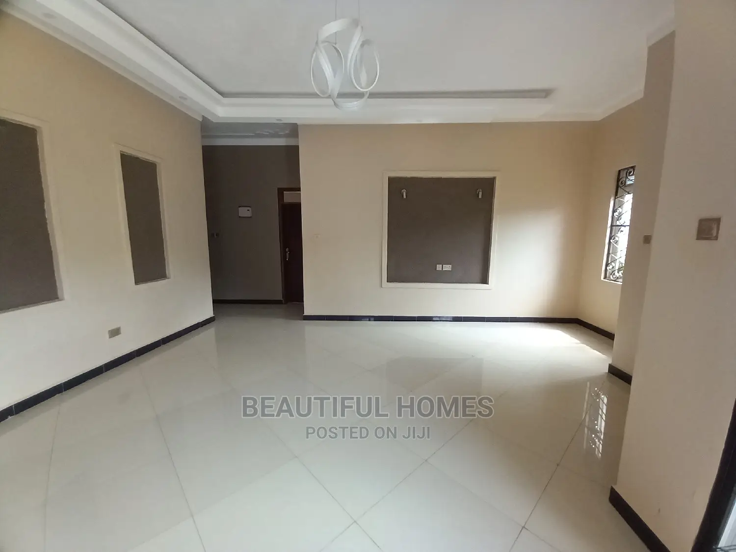 Furnished 4bdrm House in Kira Tarmack for Sale