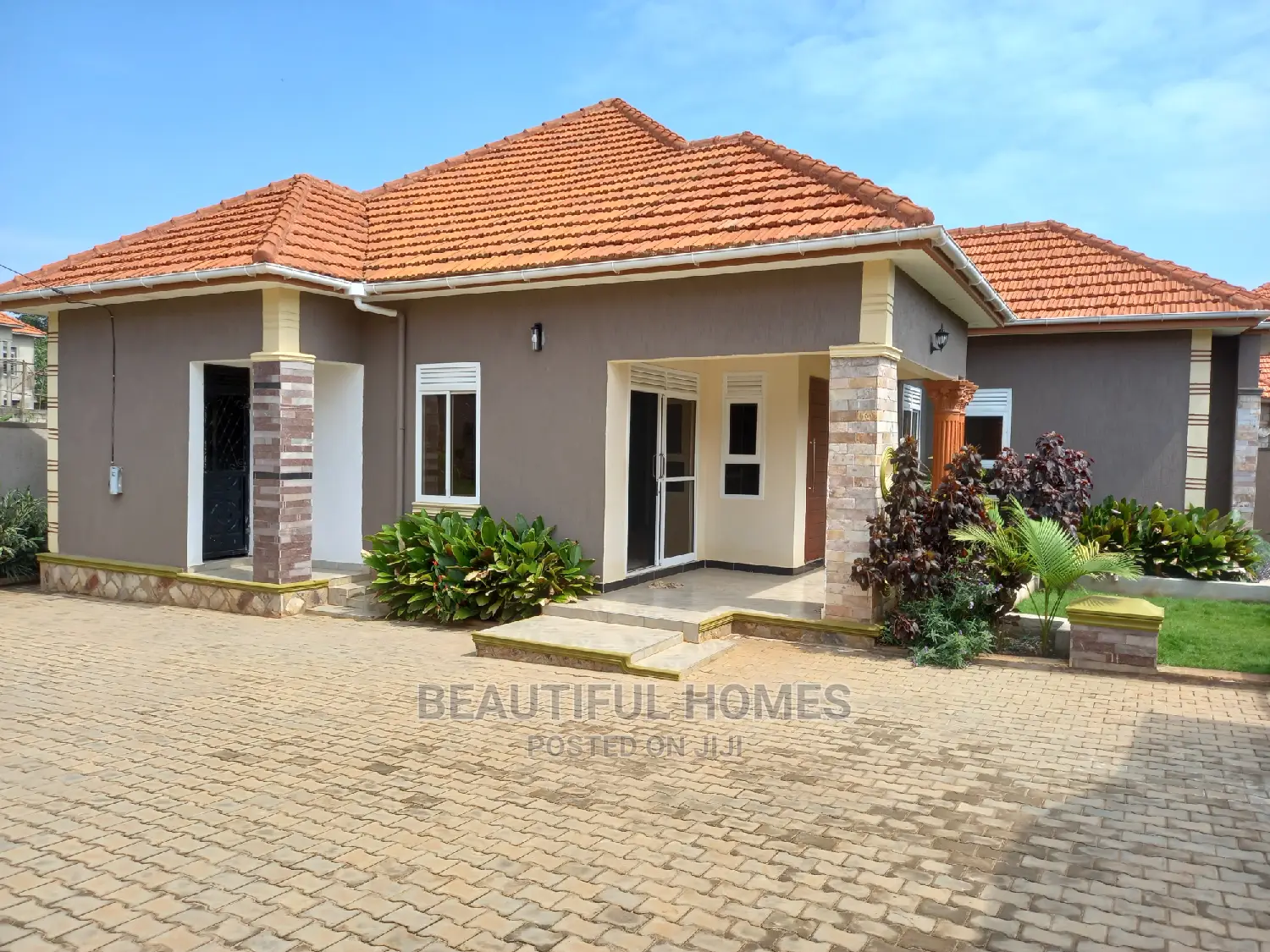 Furnished 4bdrm Bungalow in Kira Tarmacked for Sale