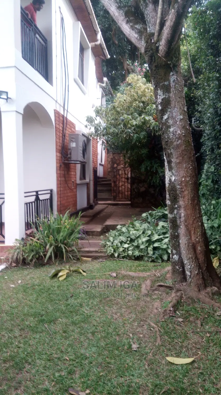 5bdrm Duplex in Kololo Property, Central Division for Rent