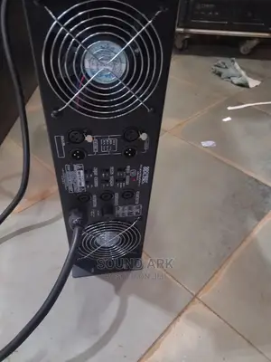 CA 18 / Crest Audio Amplifier