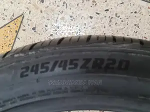 245/45r20 Vitour