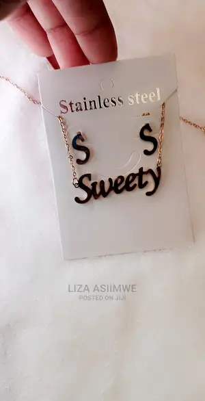 Stainless Steel Necklaces Available for the Ladies