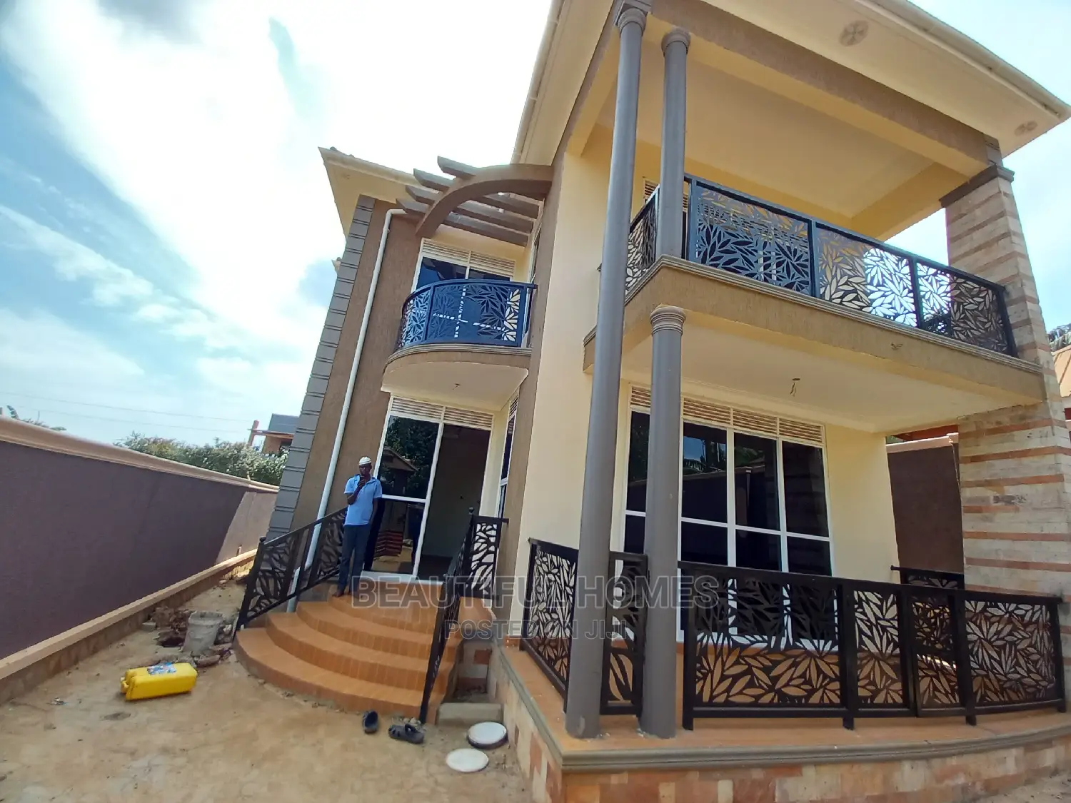 Furnished 5bdrm House in Kisaasi, Central Division for Sale