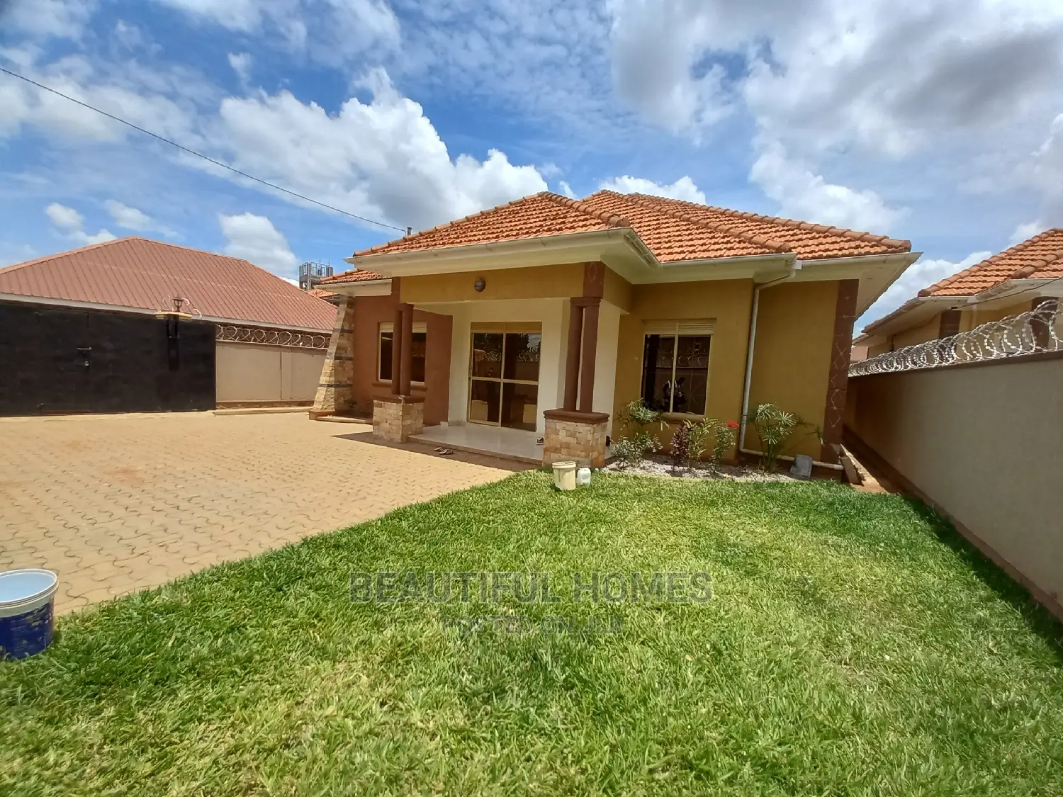 Furnished 4bdrm Bungalow in Kira for Sale